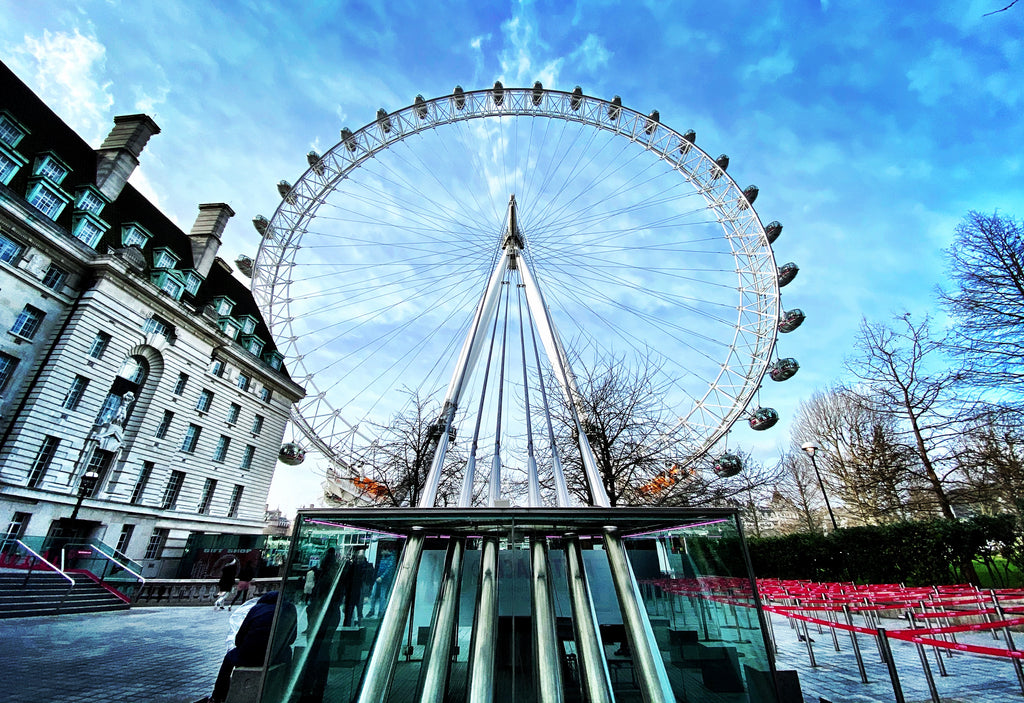 London Eye under blue sky